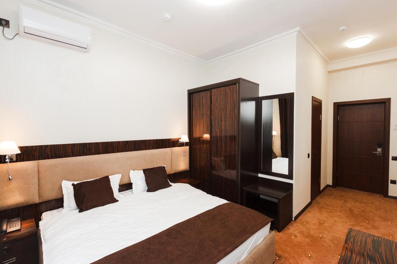 Beluga Hotel Atyrau Bagian luar foto
