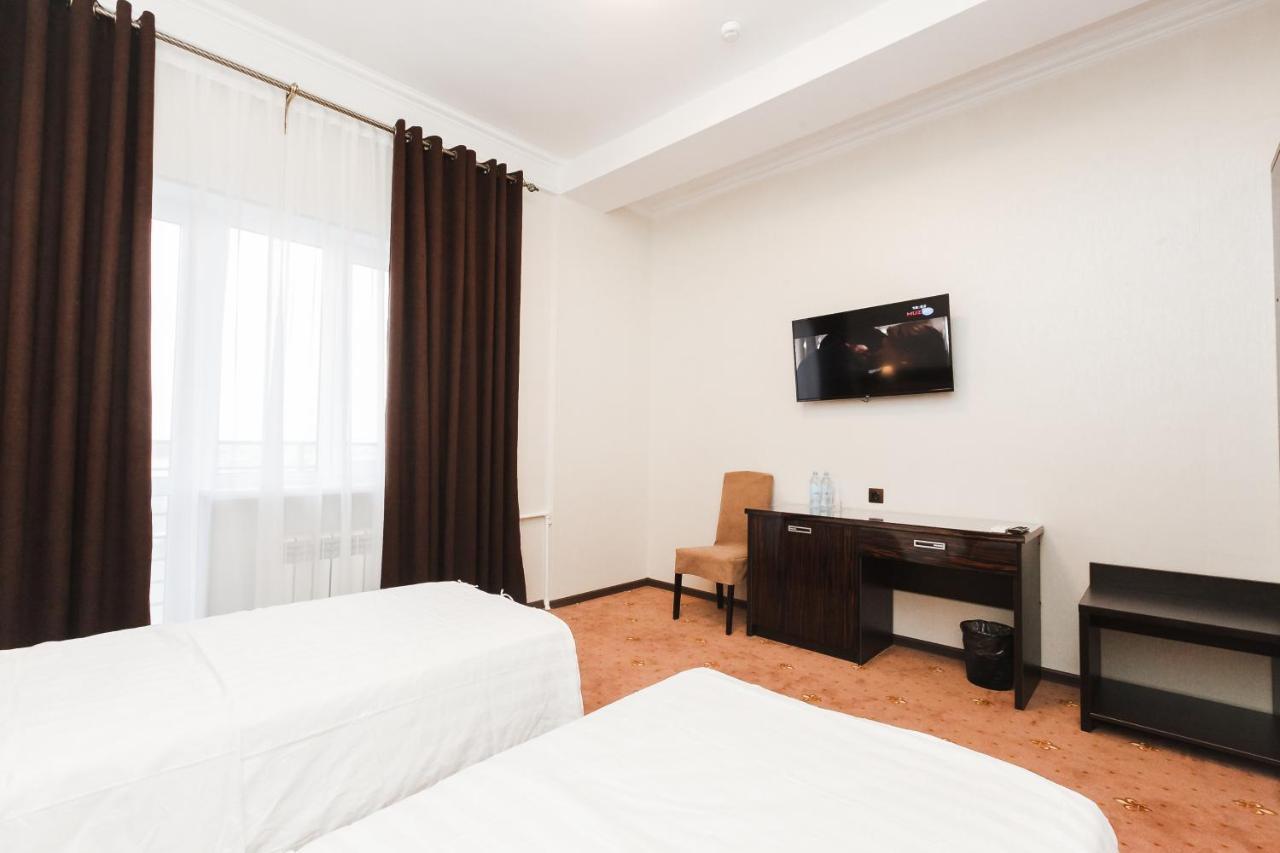 Beluga Hotel Atyrau Bagian luar foto