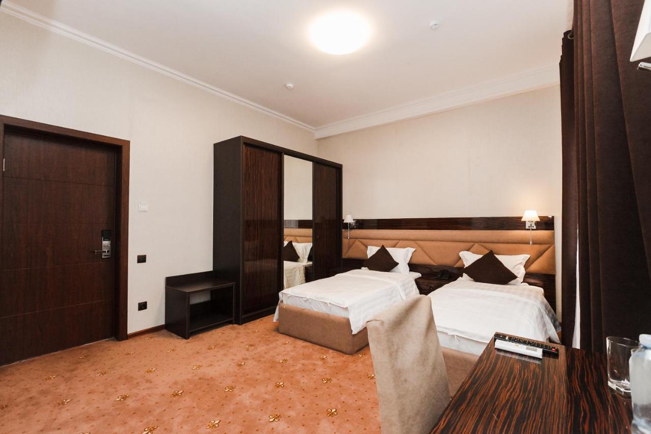 Beluga Hotel Atyrau Bagian luar foto